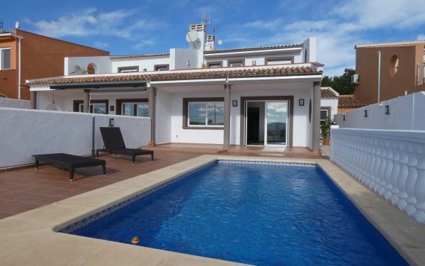 advice and guidance on legal issues, property pricing, banking and financial guidance, self catering villa holidays, cheap villa holidays, small villa holidays, first choice villa holidays, family villa holidays europe, luxury villa holidays, holiday villas with pool, weekend villa breaks, villa website, villa holidays europe, costa blanca property, 4 bedroom apartments, private villas abroad, bungalow holidays abroad, family villas abroad, luxury holiday villas europe[:]