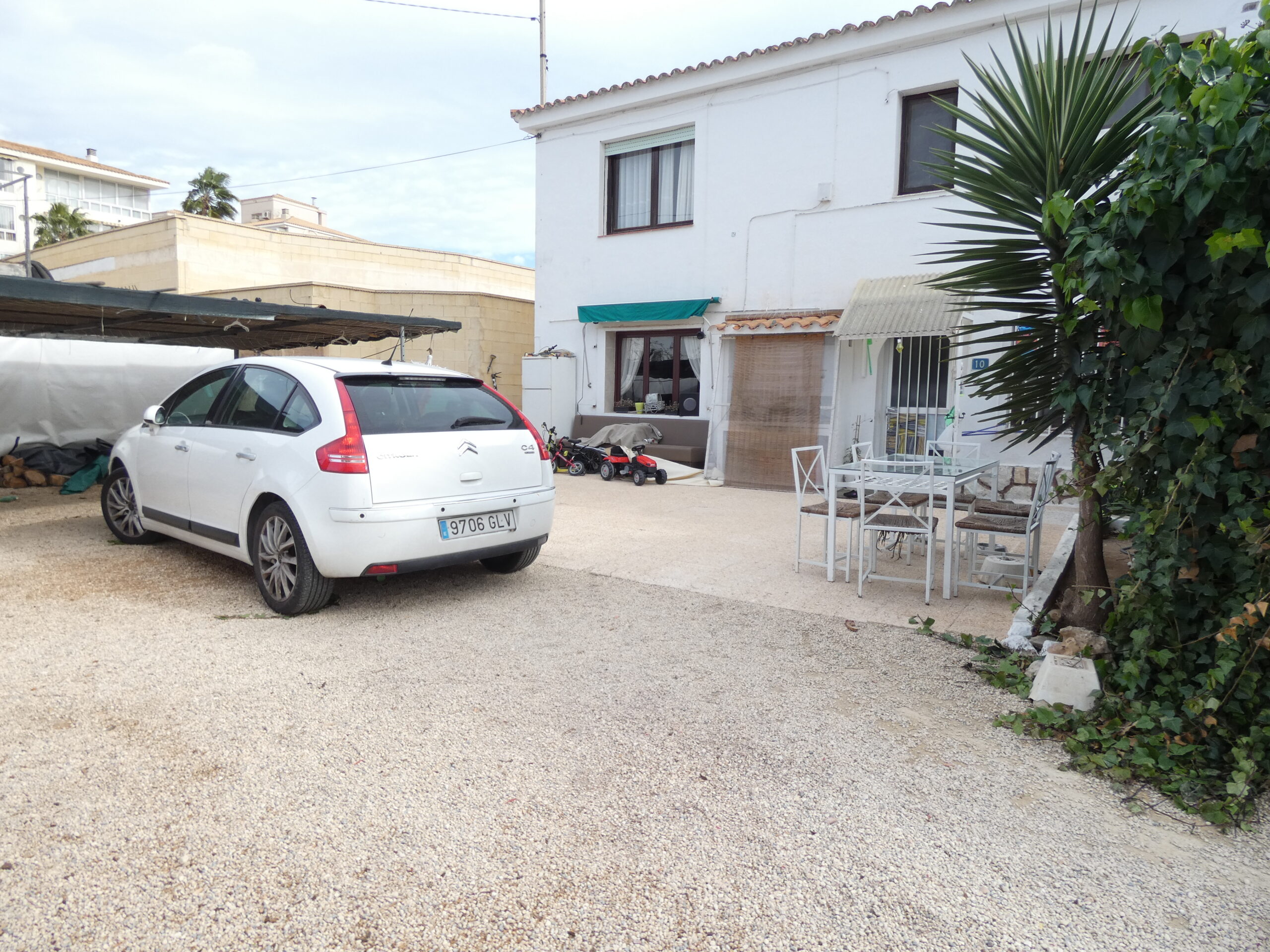 Great investment! 3 Bedroom house 30m from centrum of Albir